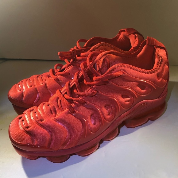 nike air vapormax plus tn triple red shoe